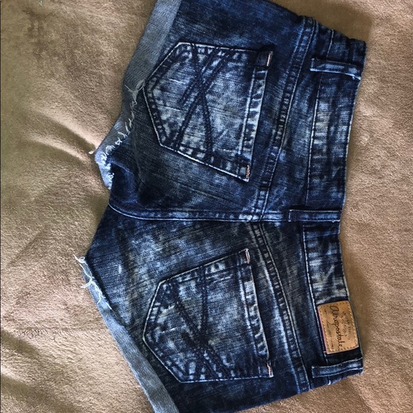 Shorts - Picture 2 of 3